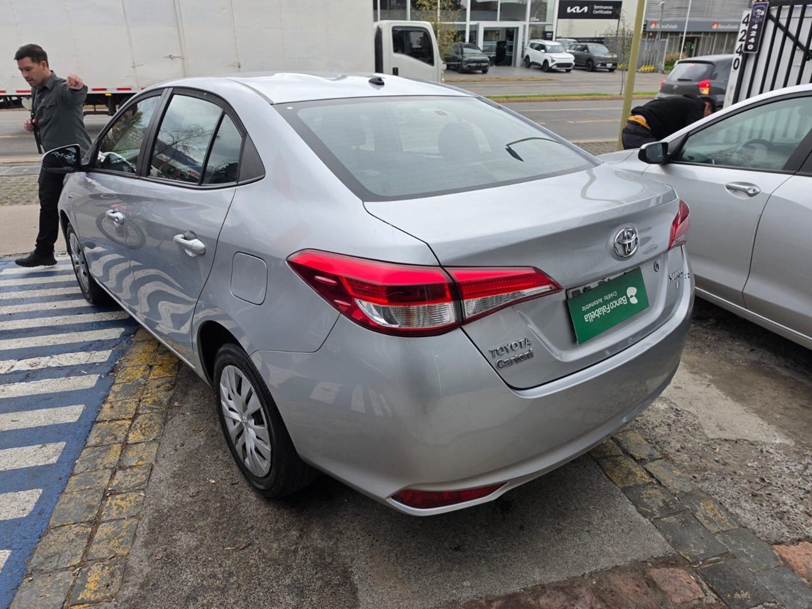 Toyota YARIS 2022 - Foto 4 de 10