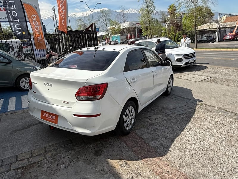 Kia SOLUTO 2022 - Imagen 6 de 9