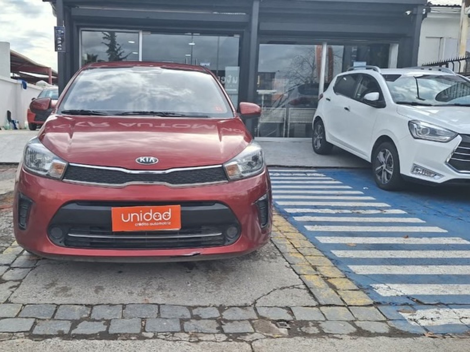 Kia SOLUTO 2020 - Foto 2 de 10