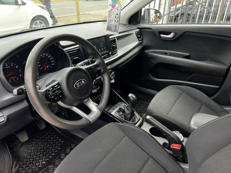 Kia RIO 2019 - Imagen 7 de 10