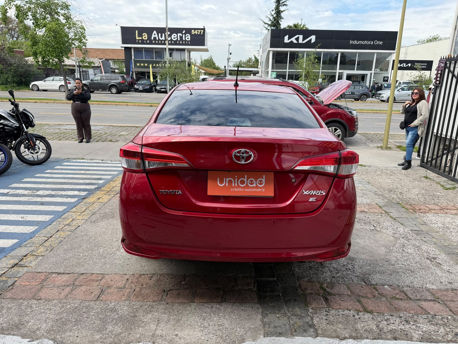Toyota YARIS 2021 - Foto 5 de 10