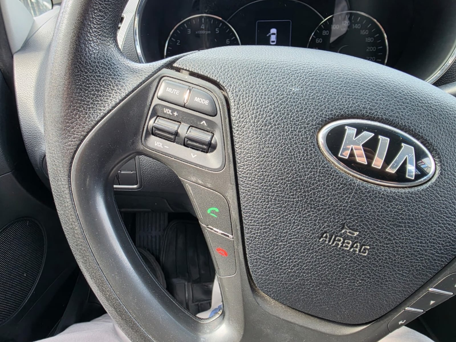 Kia CERATO 2017 - Imagen 8 de 10