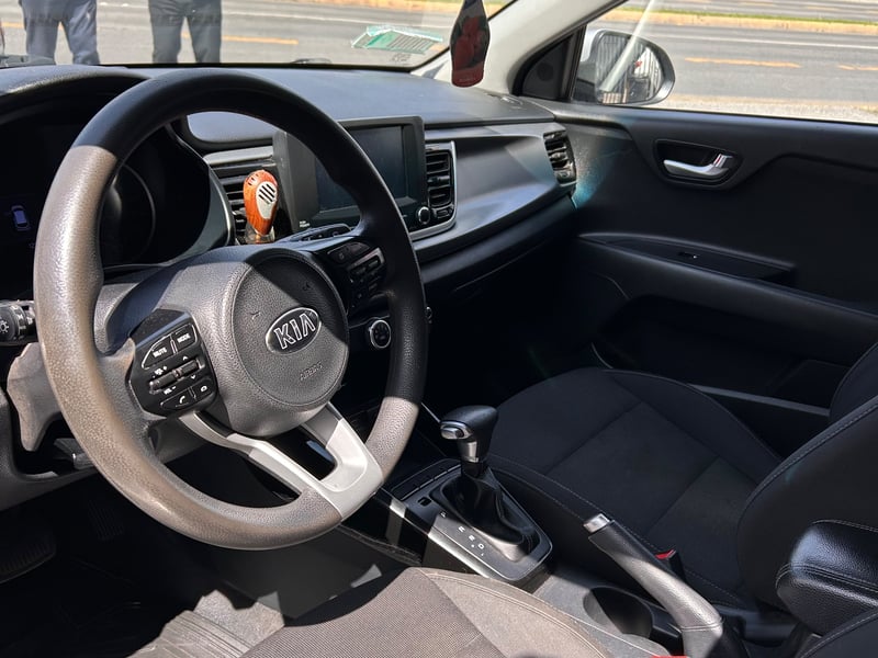 Kia RIO 2020 - Imagen 7 de 10