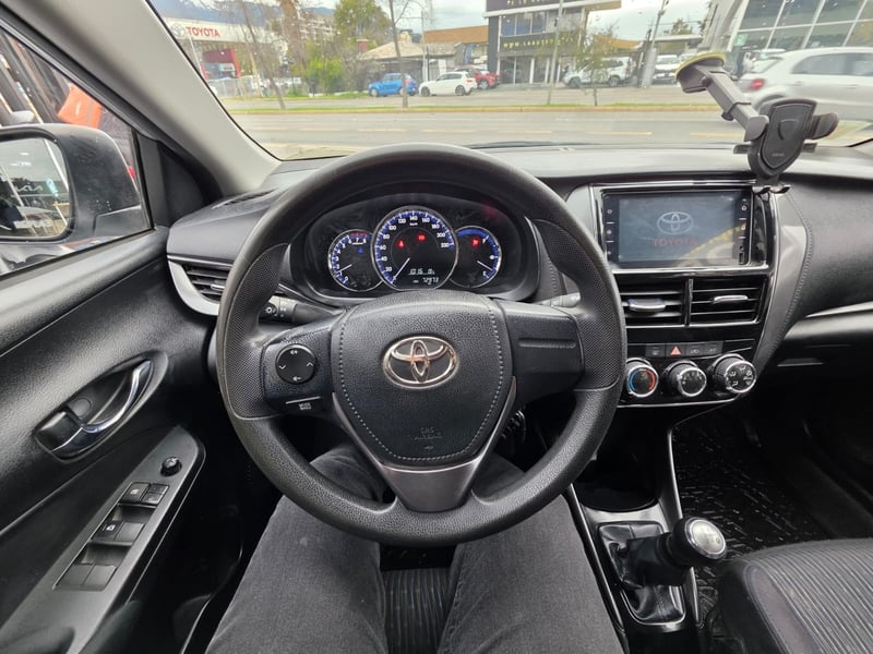 Toyota YARIS 2022 - Imagen 9 de 10