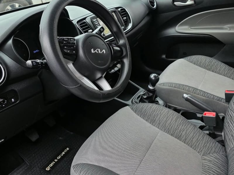 Kia SOLUTO 2024 - Imagen 7 de 10