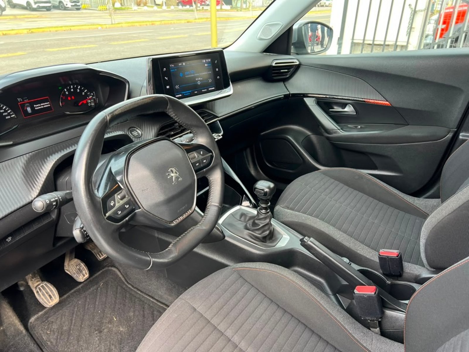 Peugeot 2008 2021 - Imagen 8 de 10