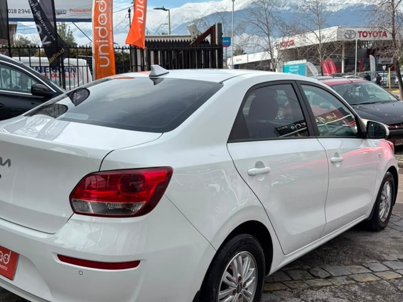 Kia SOLUTO 2023 - Imagen 6 de 11