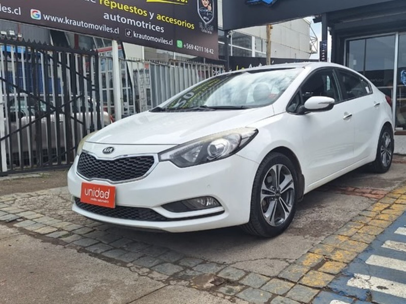 Kia CERATO 2016 - Foto 2 de 10