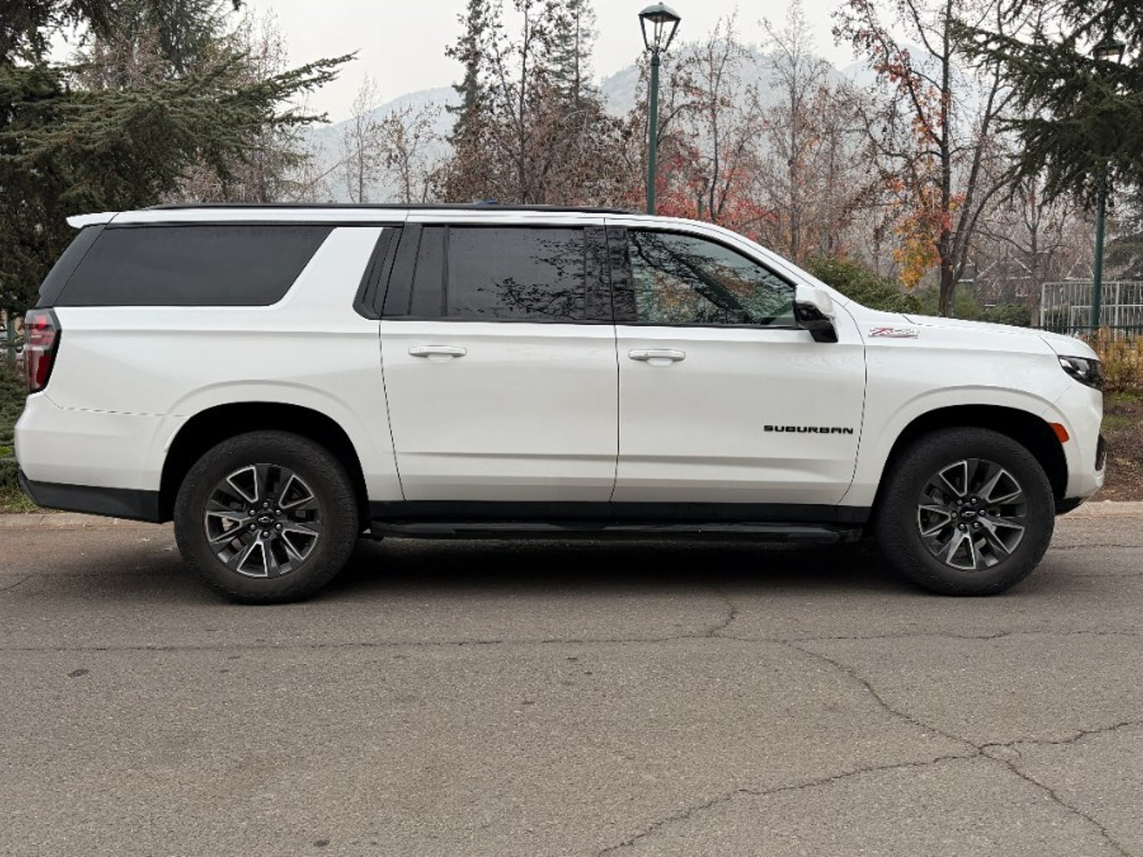Chevrolet SUBURBAN 5.3 Z71 4WD 2025 - Foto 3 de 10