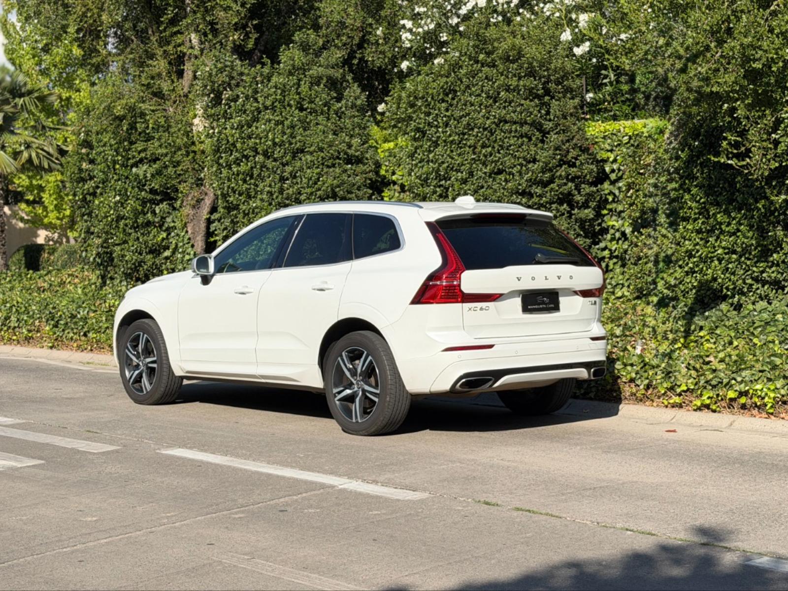 Volvo XC60 T6 R - DESIGN 4WD 2019 - Foto 5 de 8
