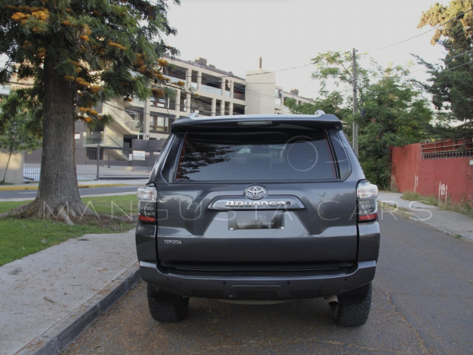 Toyota 4 RUNNER SR5 4X4 , Varios Extras 2015 - Imagen 6 de 10