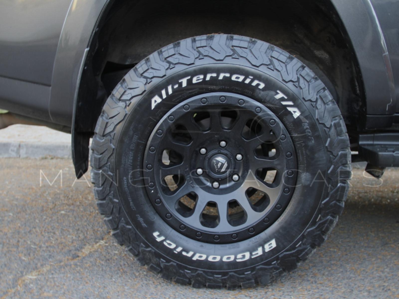 Toyota 4 RUNNER SR5 4X4 , Varios Extras 2015 - Imagen 8 de 10
