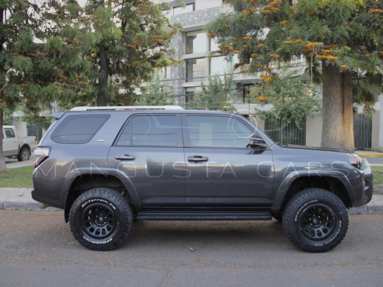 Toyota 4 RUNNER SR5 4X4 , Varios Extras 2015 - Imagen 4 de 10