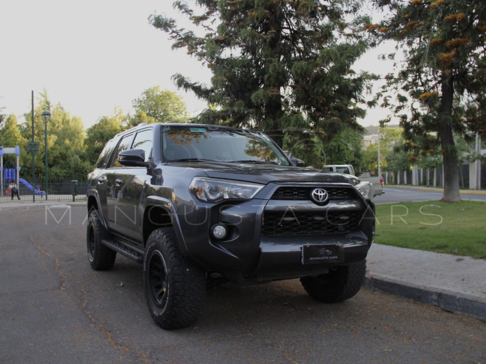 Toyota 4 RUNNER SR5 4X4 , Varios Extras 2015 - Foto 3 de 10