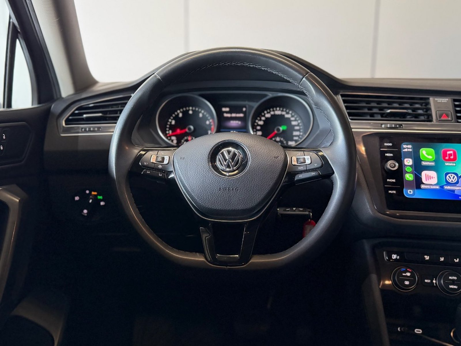 VOLKSWAGEN TIGUAN 2021 - Imagen 10 de 12