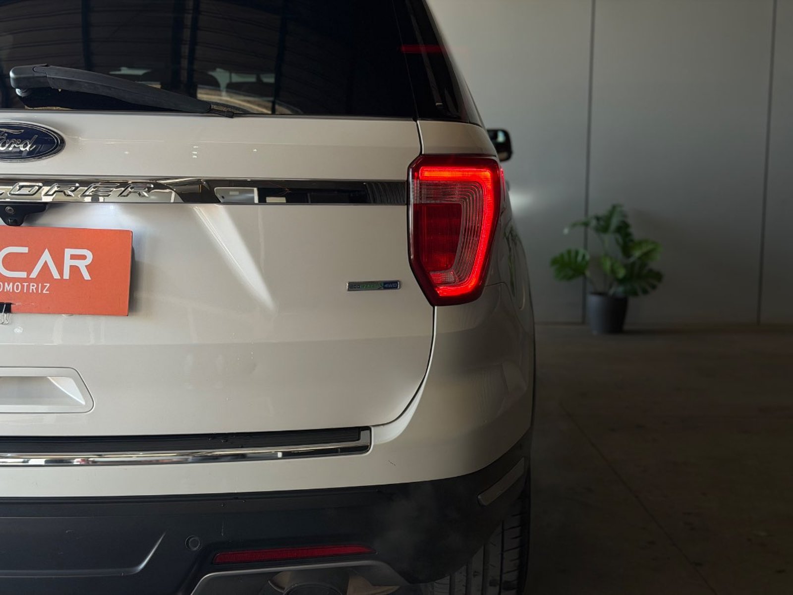 FORD EXPLORER Limited EcoBoost 2.3 2018 - Imagen 8 de 20
