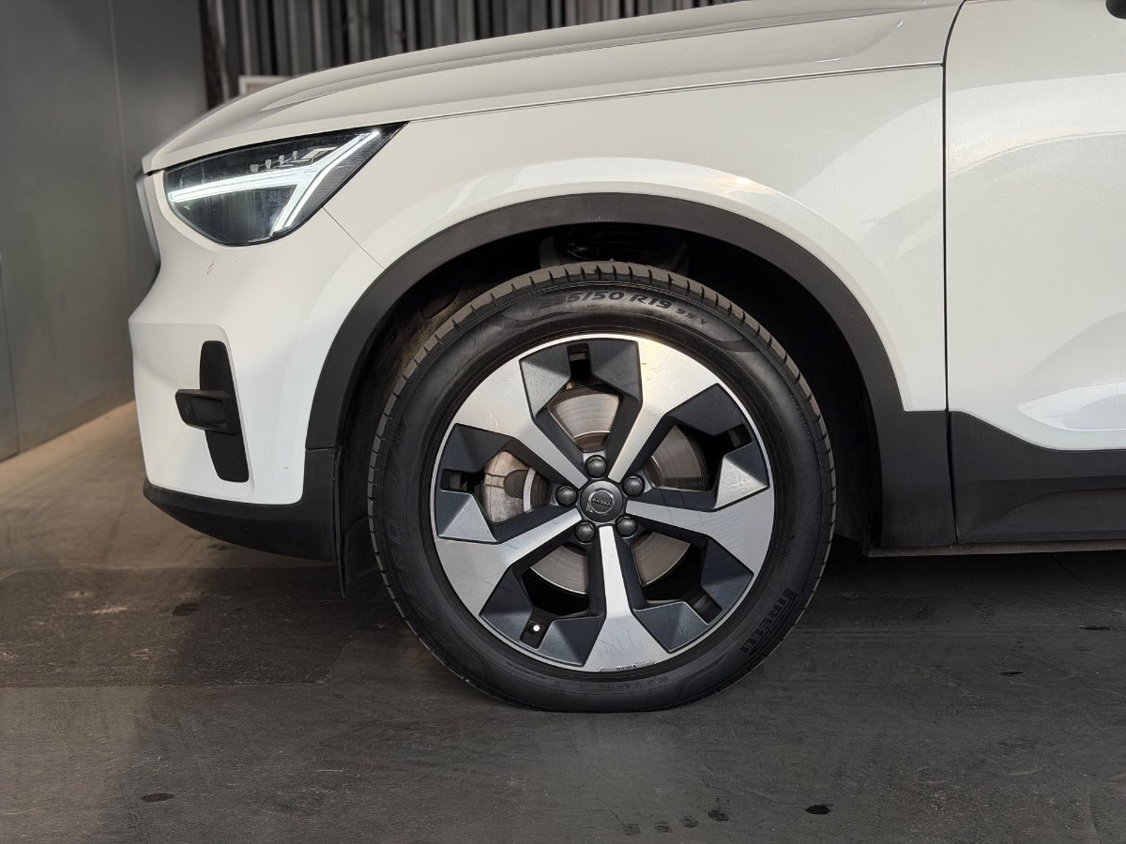 Volvo XC40 2023 - Imagen 6 de 18