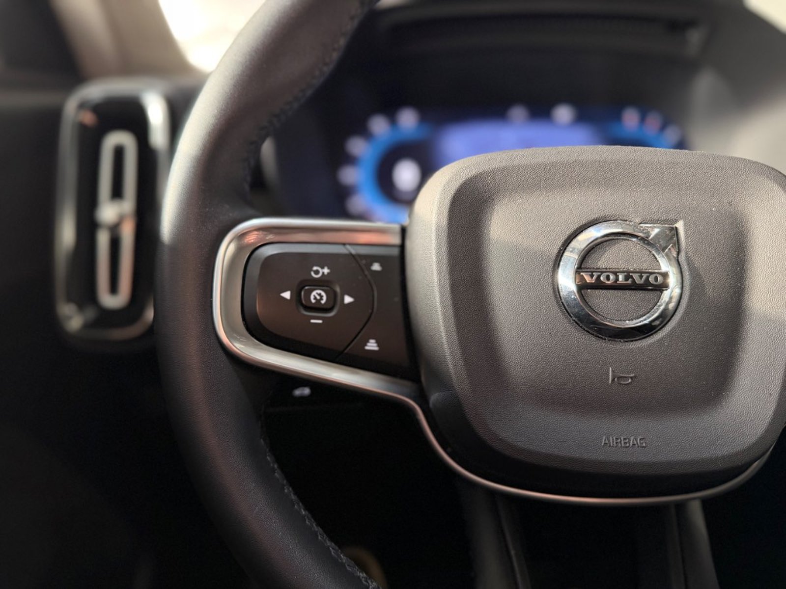 Volvo XC40 2023 - Imagen 10 de 18