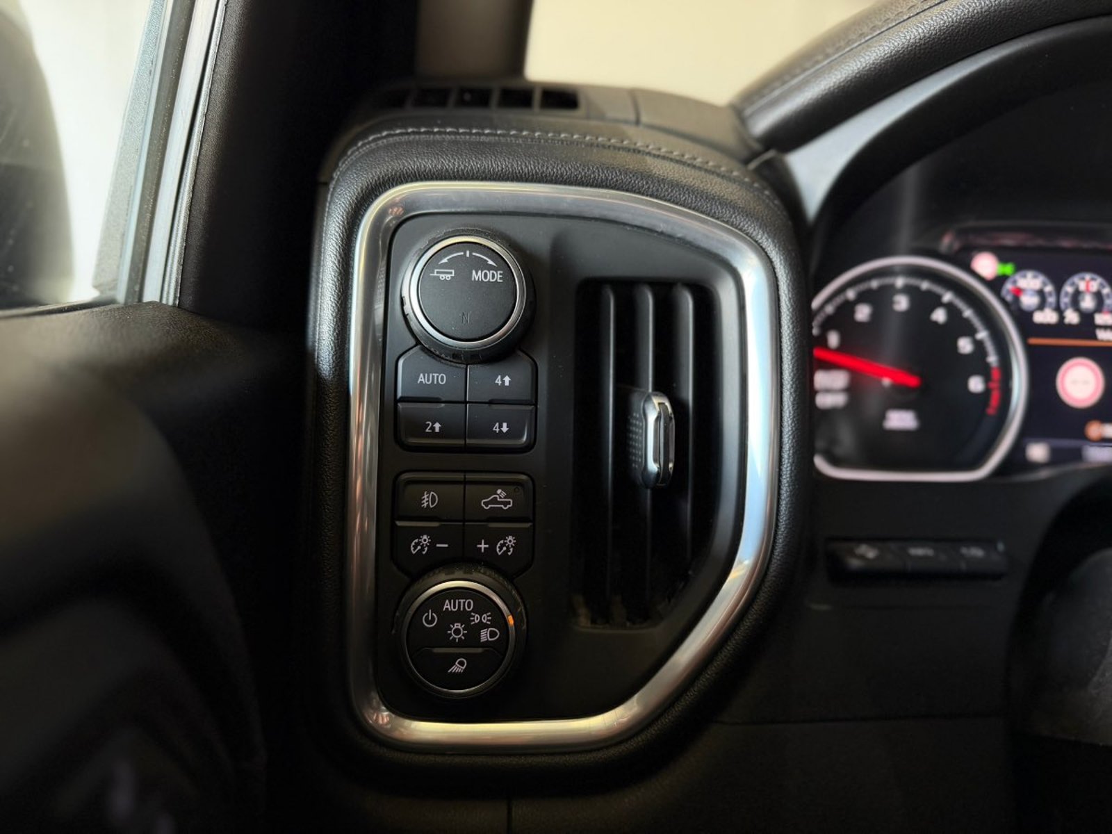 Chevrolet SILVERADO 1500 LTZ 5.3 V8 2022 - Imagen 9 de 12