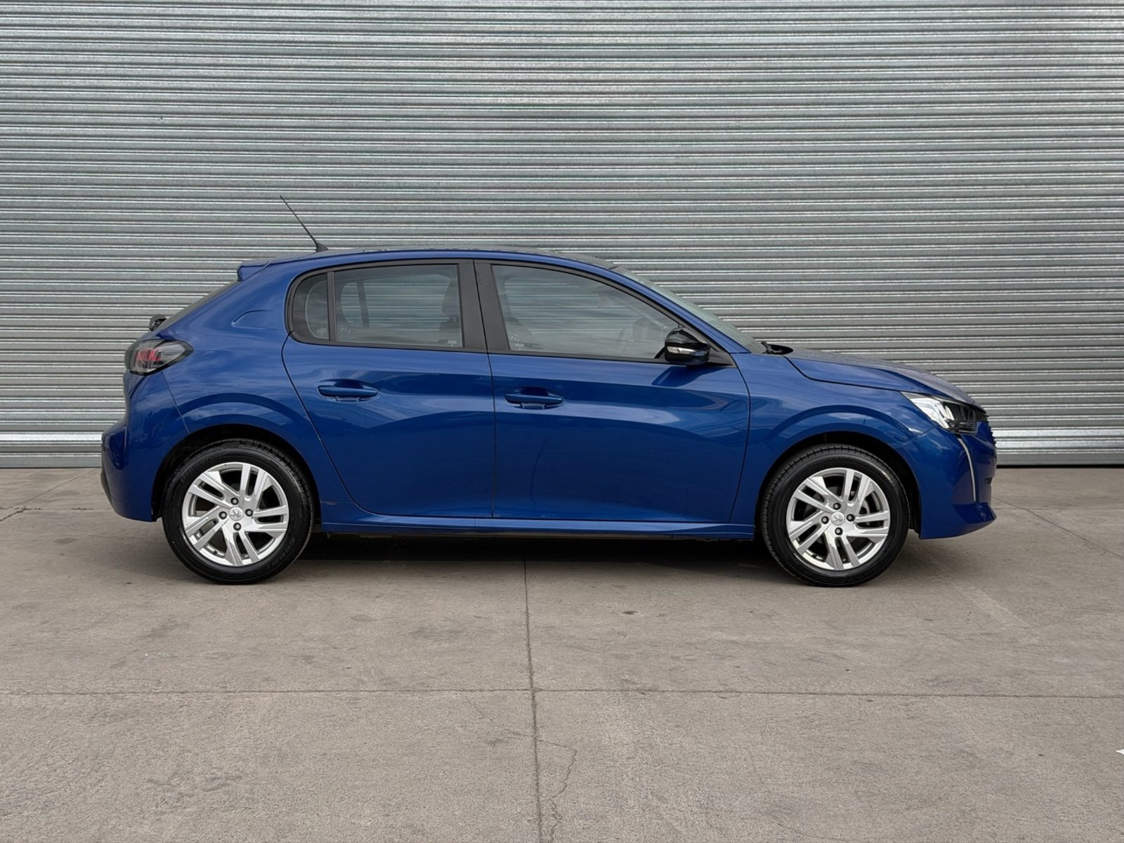 Peugeot 208 Style 1.2 PureTech 2024 - Foto 4 de 9