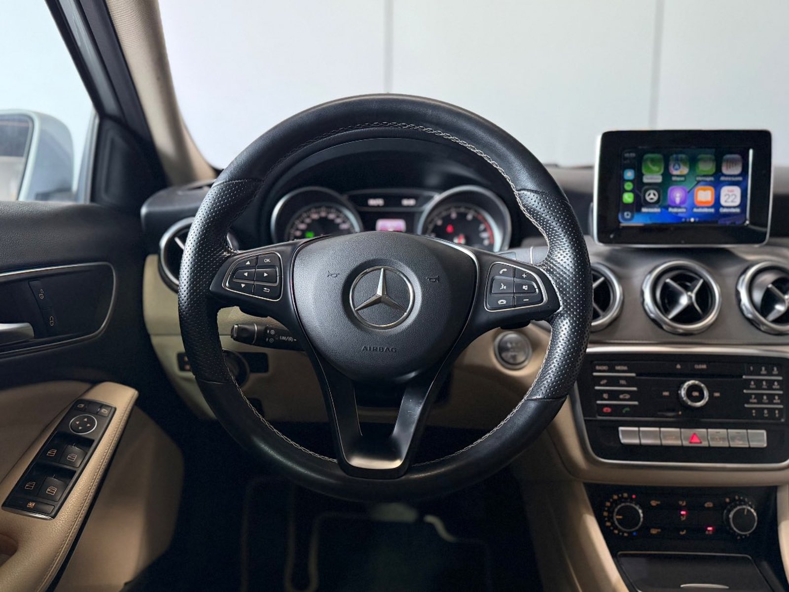 Mercedes-Benz GLA 200 2019 - Imagen 12 de 16