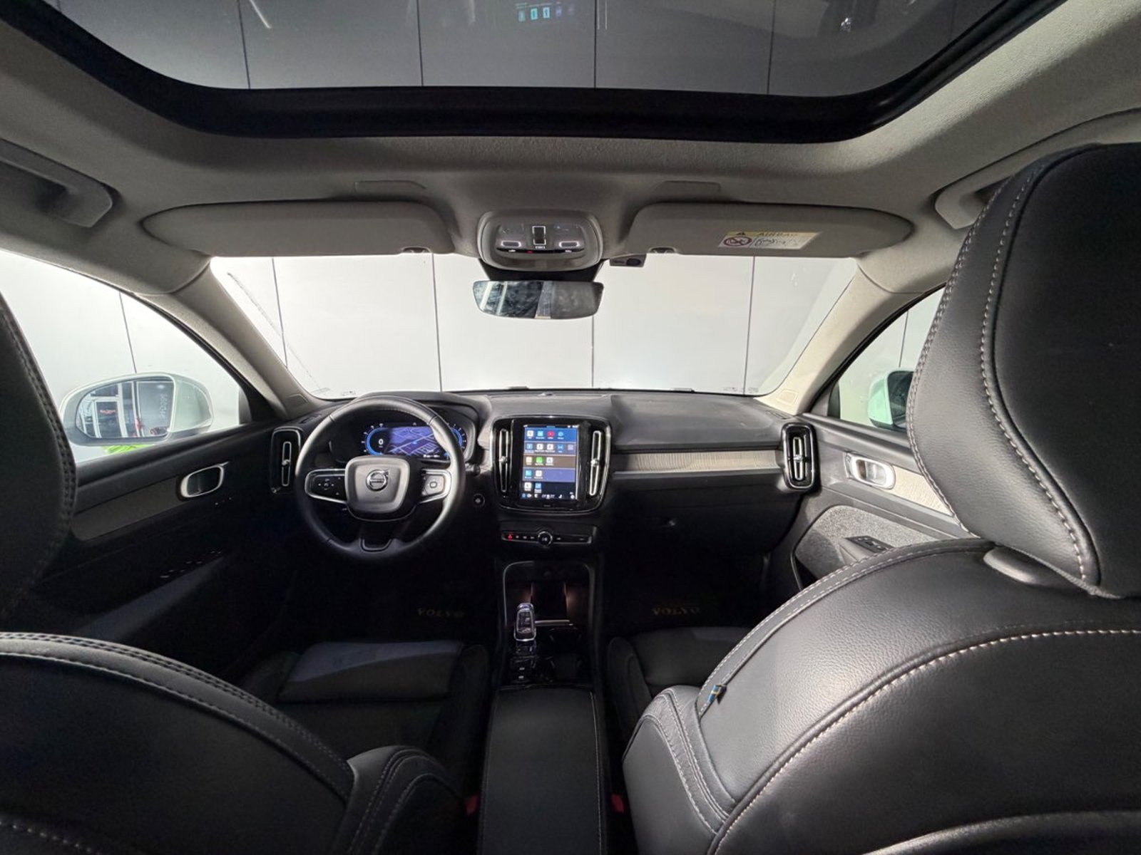 Volvo XC40 2023 - Imagen 15 de 18