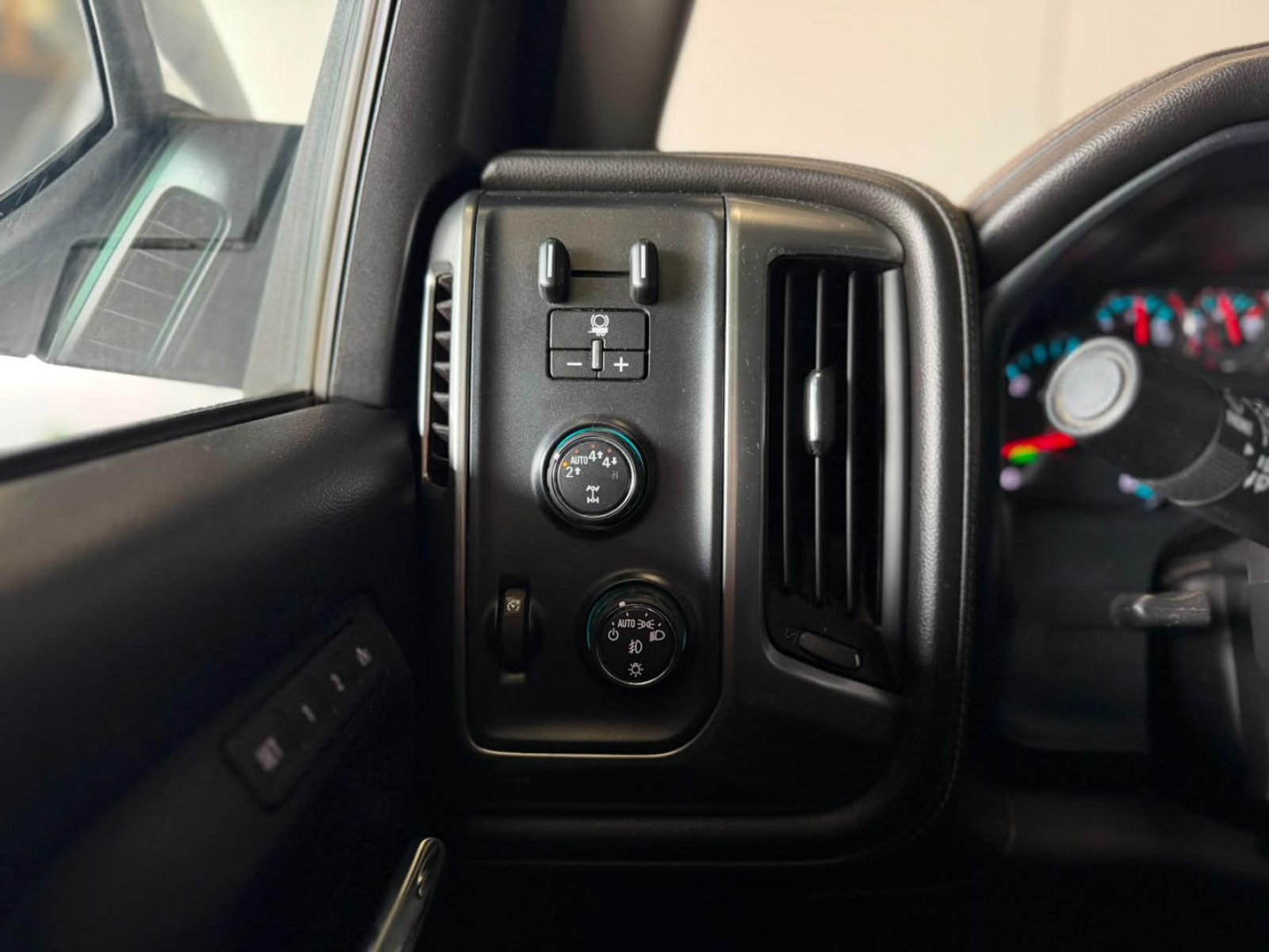 Chevrolet SILVERADO 2018 - Imagen 11 de 15