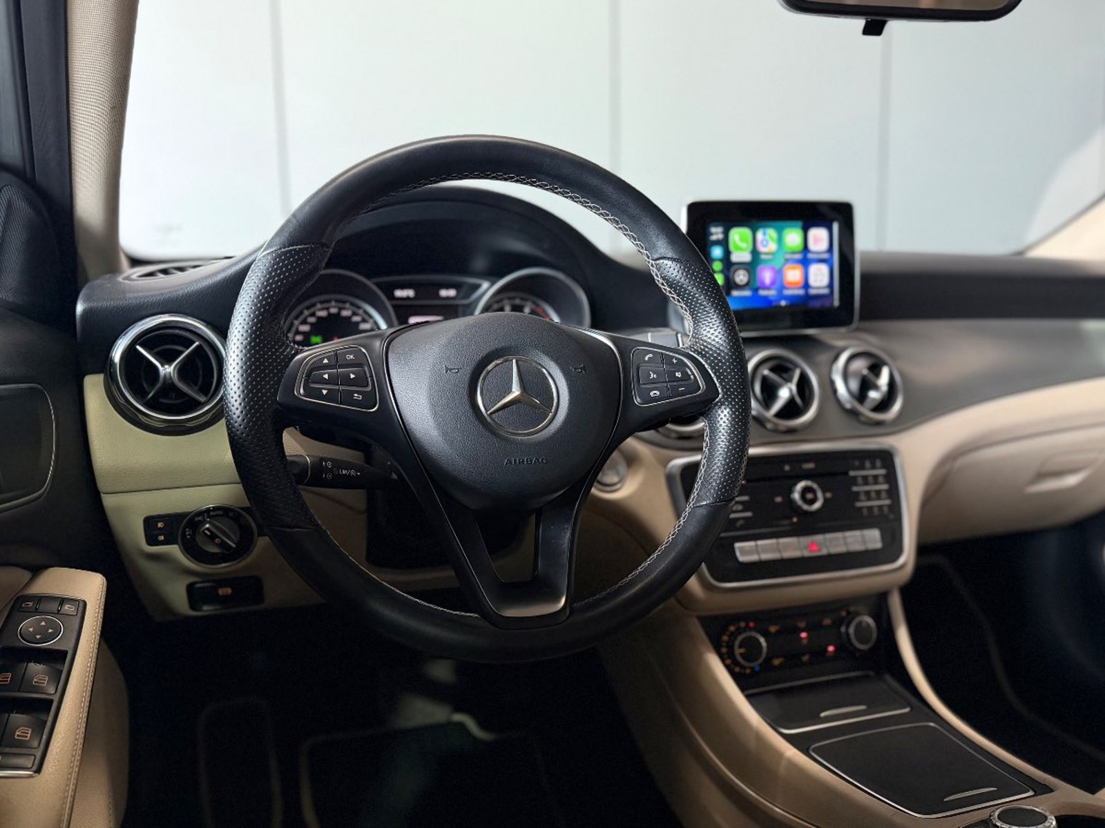 Mercedes-Benz GLA 200 2019 - Imagen 11 de 16