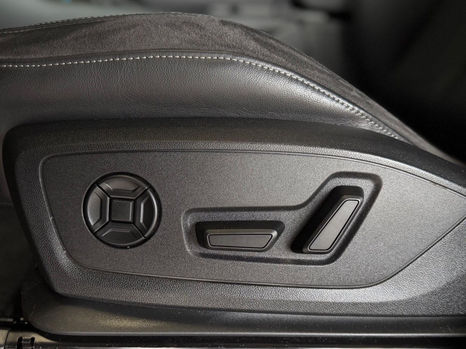 Audi Q3 35 TFSI 1.4 AUT 2022 - Imagen 16 de 17
