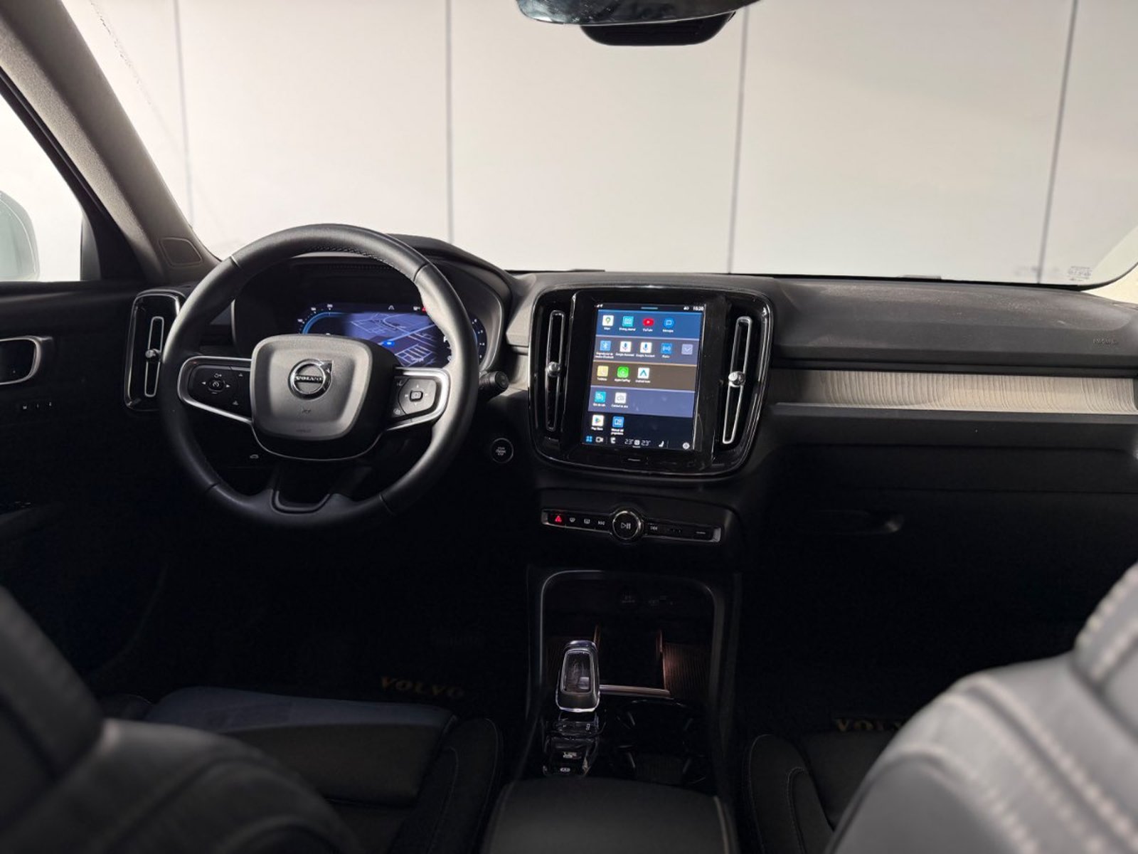Volvo XC40 2023 - Imagen 16 de 18