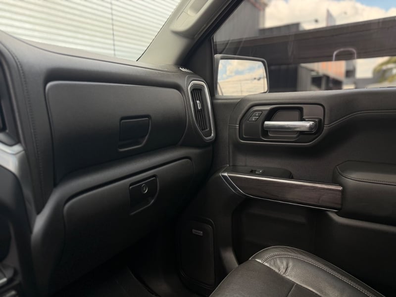 Chevrolet SILVERADO 2020 - Imagen 14 de 19
