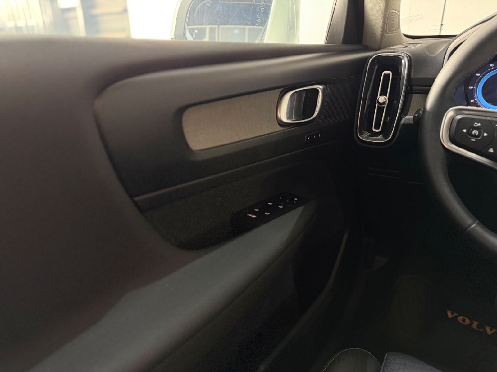 Volvo XC40 2023 - Imagen 18 de 18