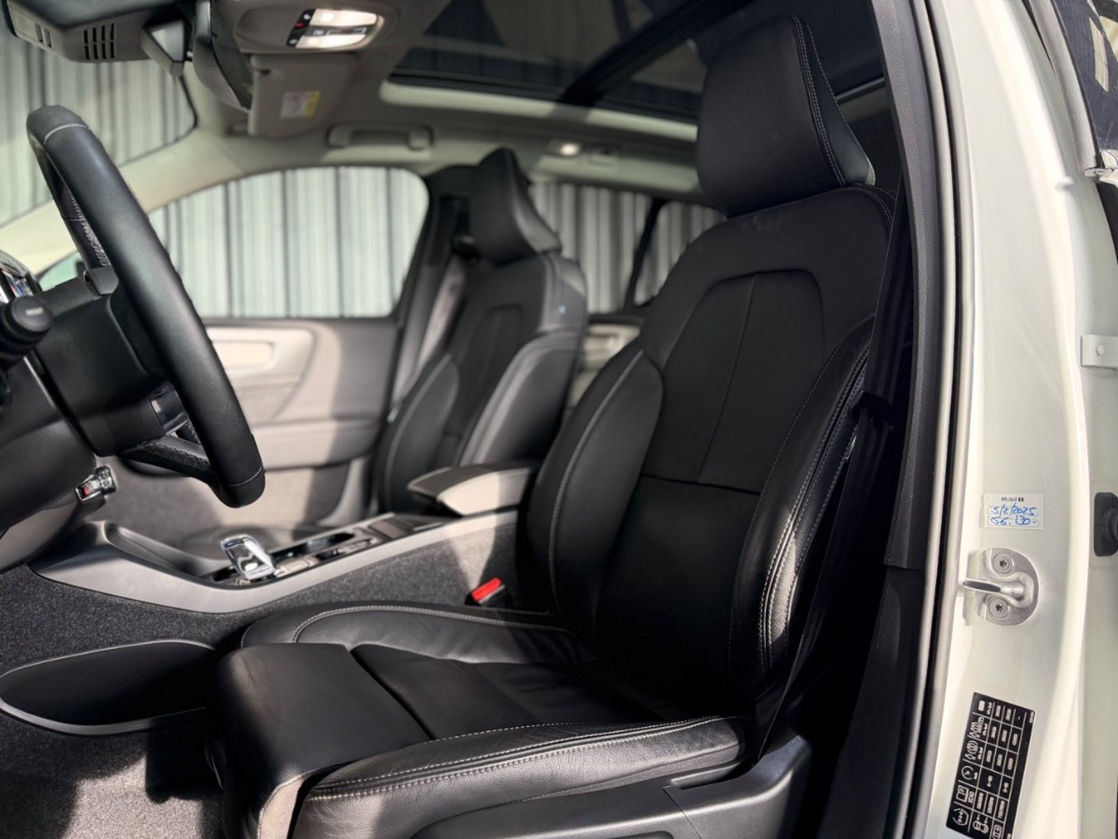 Volvo XC40 2023 - Imagen 12 de 18