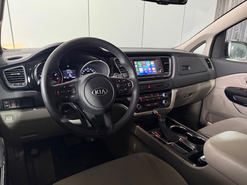 Kia Grand Carnival GLS 3.3 V6 2020 - Imagen 12 de 15