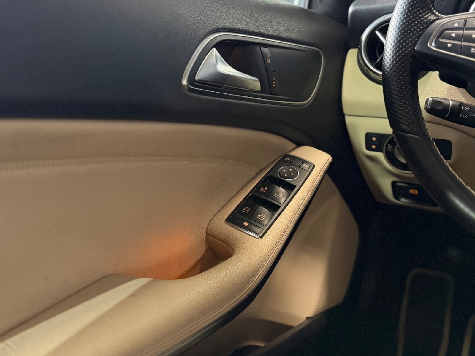 Mercedes-Benz GLA 200 2019 - Imagen 15 de 16
