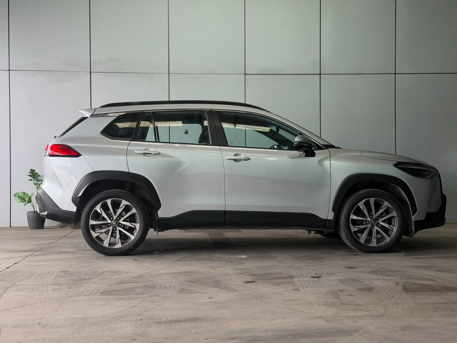 Toyota COROLLA CROSS 2023 - Imagen 4 de 13