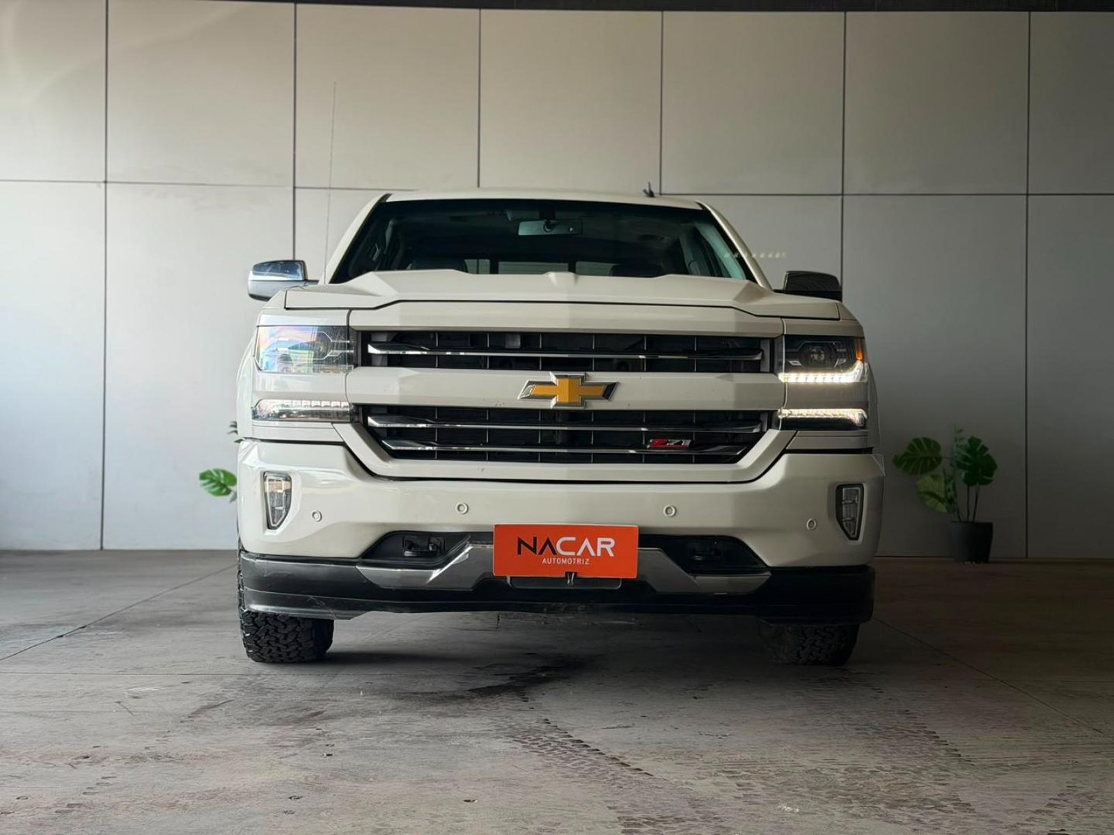 Chevrolet SILVERADO 2018 - Foto 2 de 15