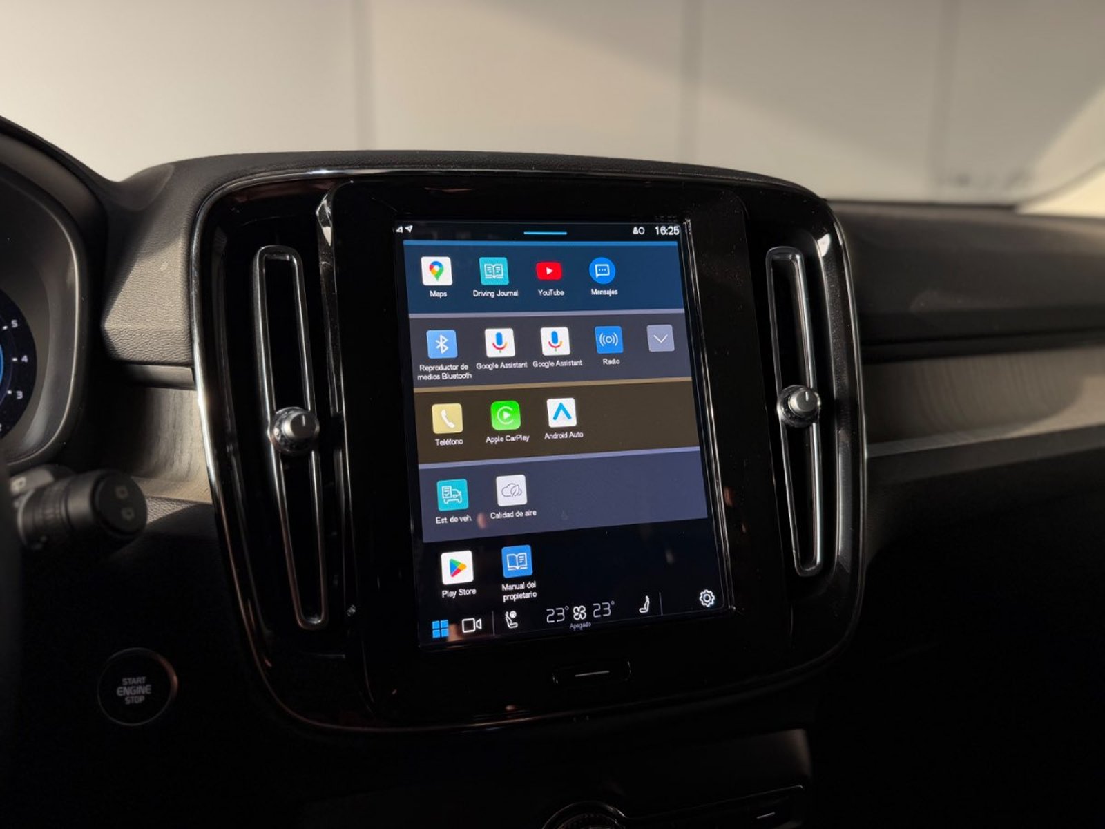 Volvo XC40 2023 - Imagen 8 de 18