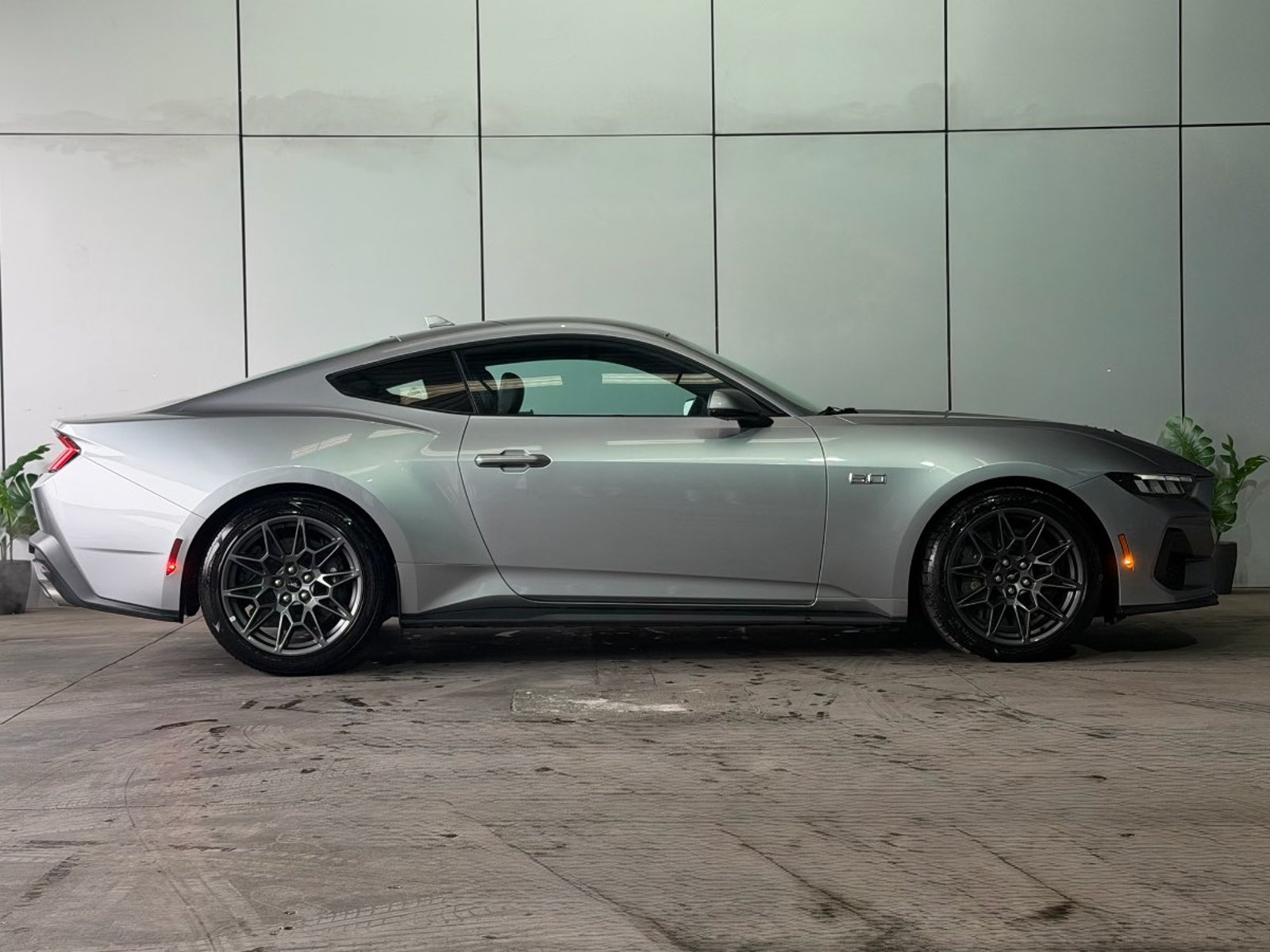 Ford MUSTANG 5.0 GT PREMIUM 4X2 COUPE AT 2P 2024 - Foto 4 de 19