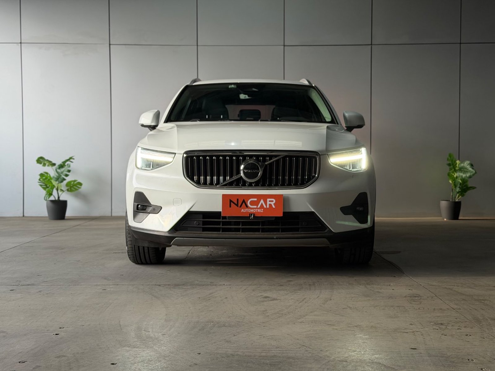 Volvo XC40 2023 - Foto 2 de 18