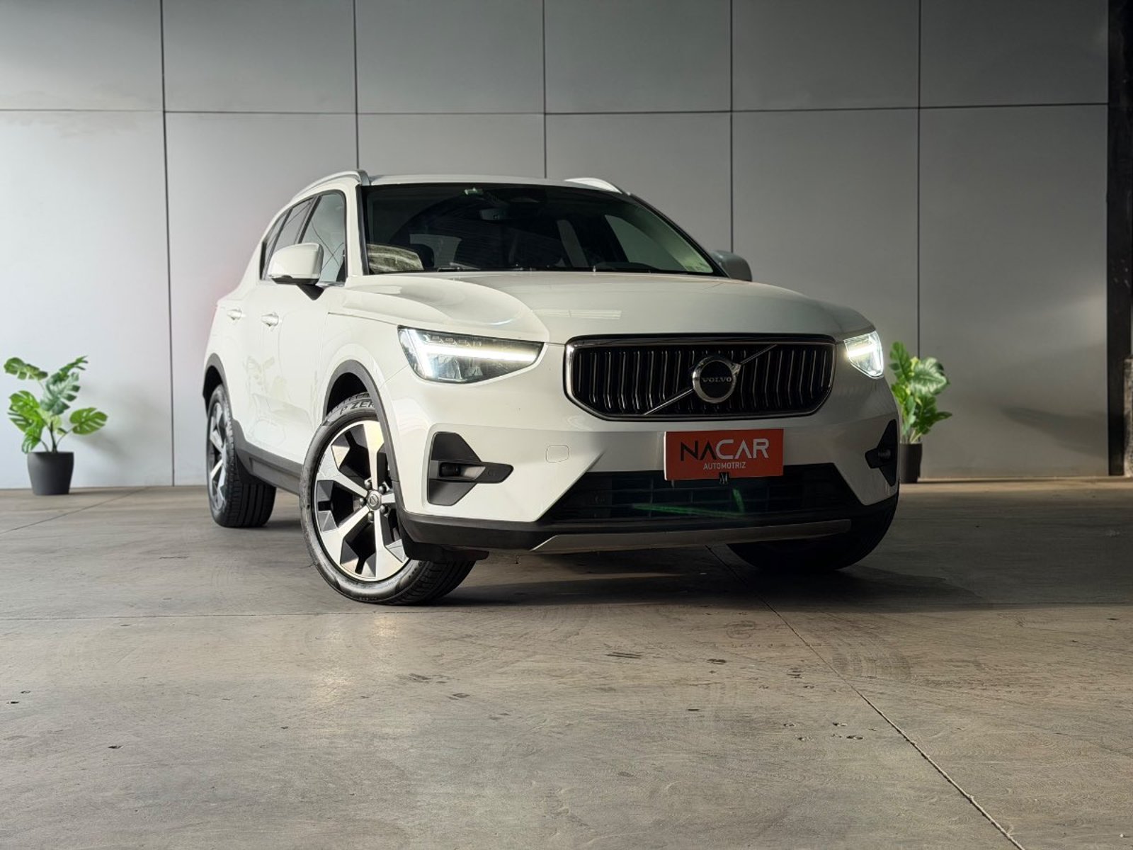 Volvo XC40 2023 - Foto 3 de 18