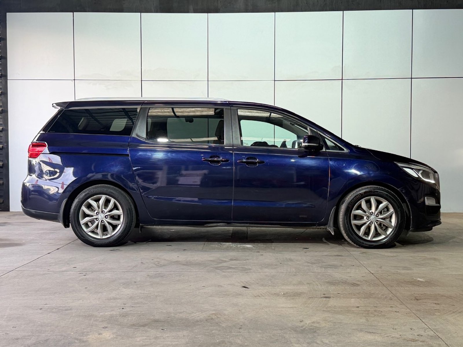 Kia Grand Carnival GLS 3.3 V6 2020 - Foto 4 de 15
