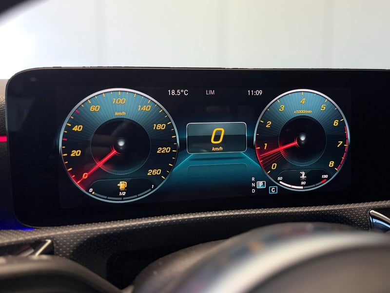 Mercedes-Benz A250 2.0 AMG LINE 2022 - Imagen 8 de 15