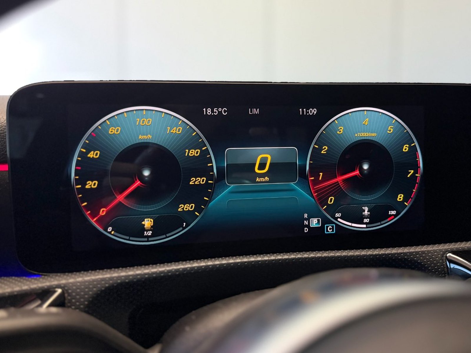 Mercedes-Benz A250 2.0 AMG LINE 2022 - Imagen 8 de 15