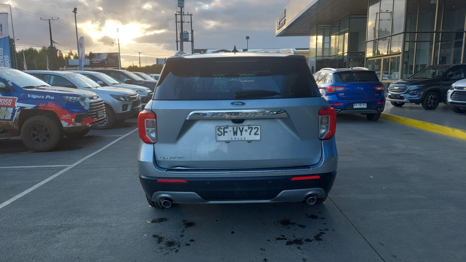FORD EXPLORER 4X2 2. 2023 - Foto 5 de 10