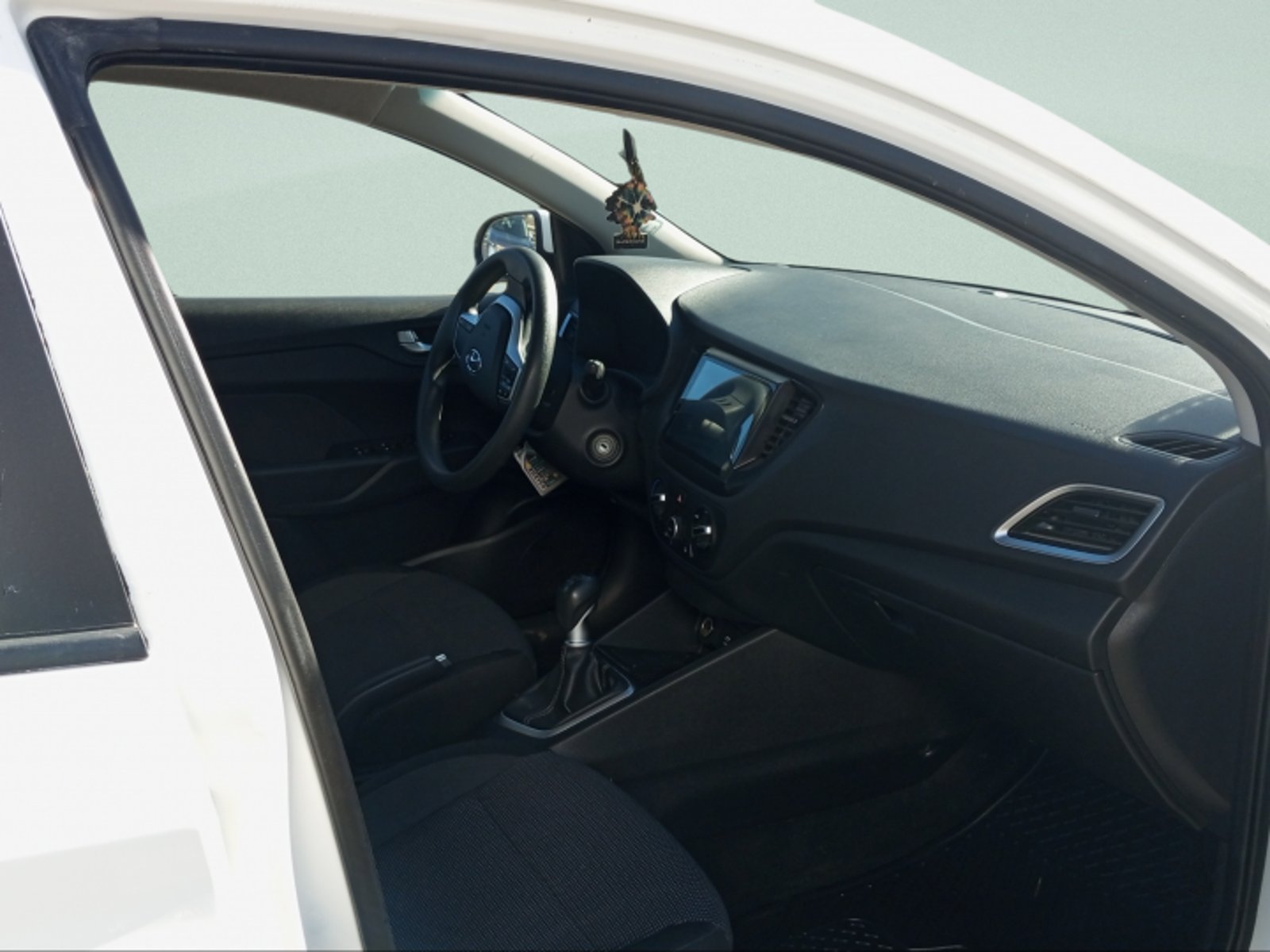 Hyundai ACCENT HCI 1.4 2023 - Imagen 9 de 10