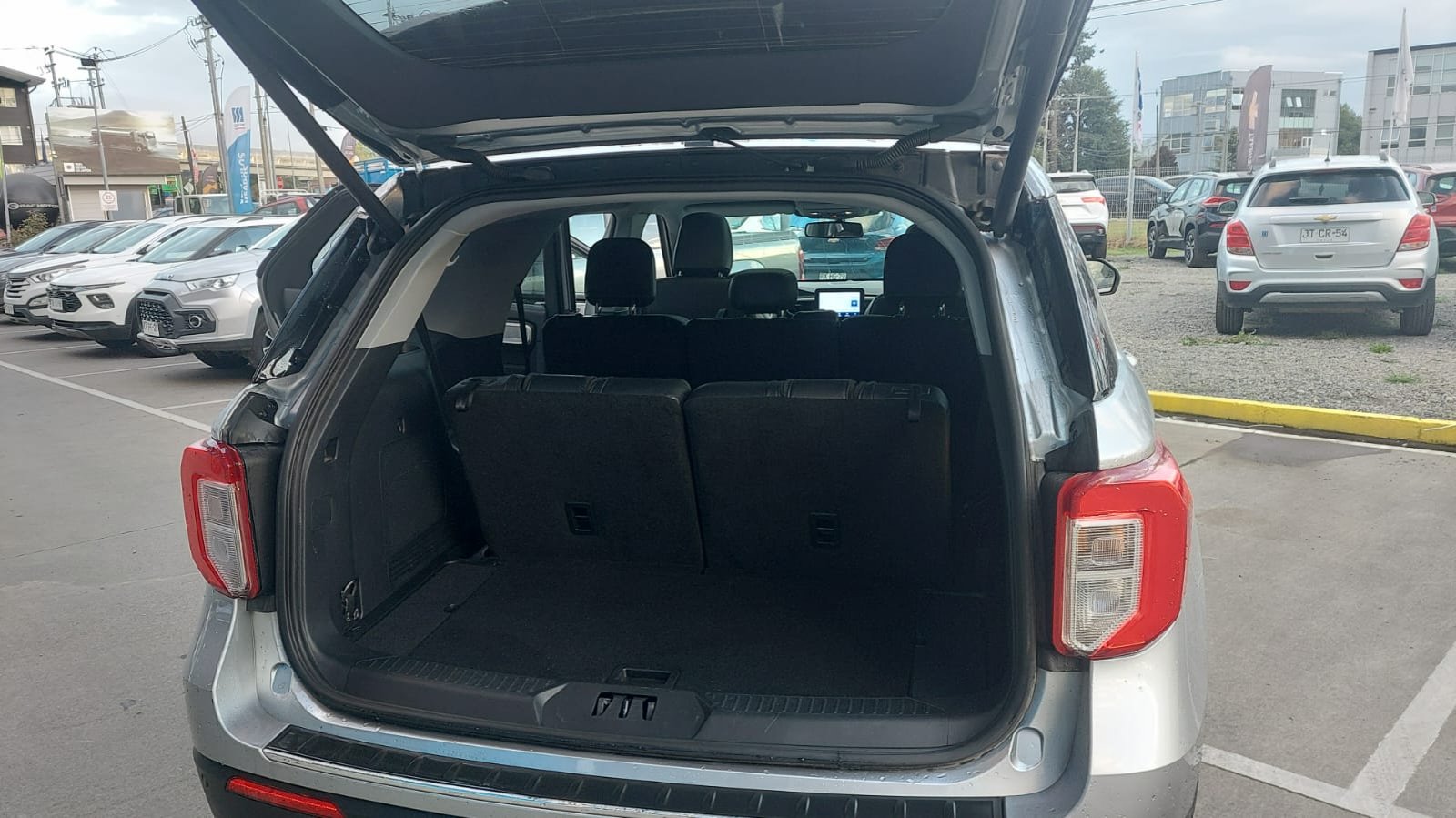 FORD EXPLORER 4X2 2. 2023 - Imagen 9 de 10