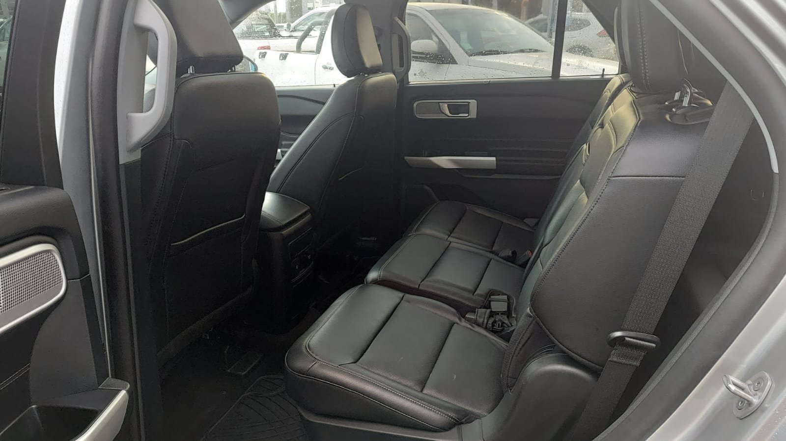 FORD EXPLORER 4X2 2. 2023 - Imagen 8 de 10