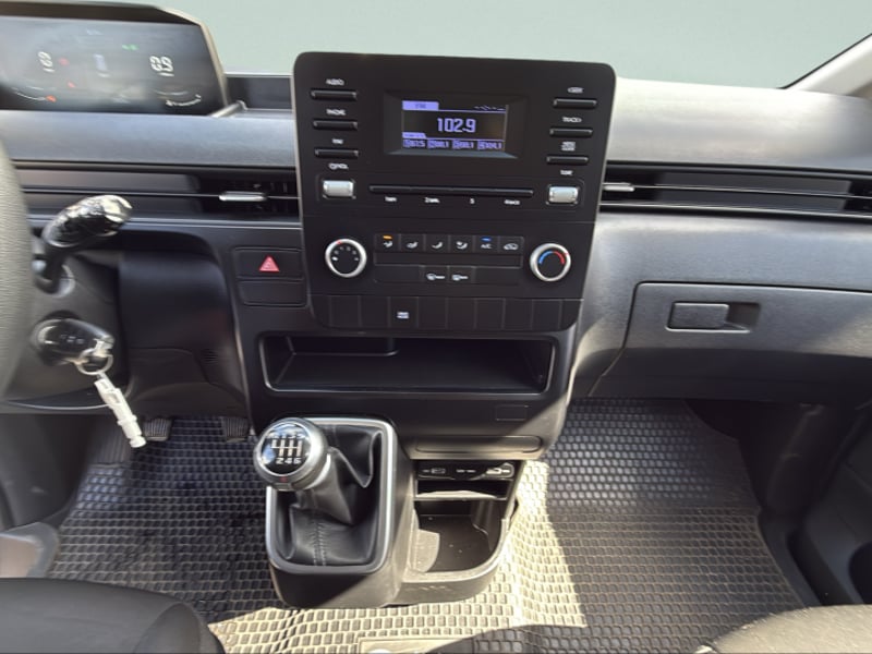 Hyundai STARIA US4 CRDI 2023 - Imagen 7 de 8