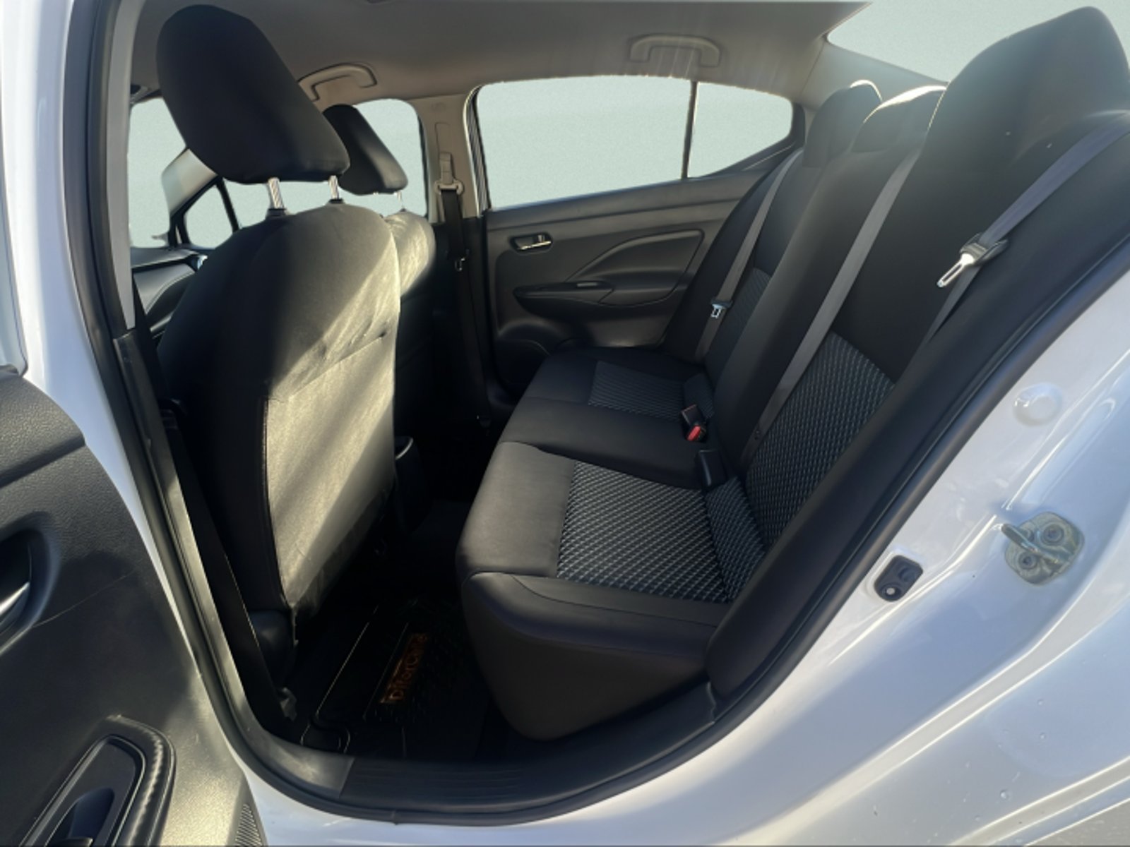NISSAN VERSA CVT 1.6 A 2021 - Imagen 8 de 10